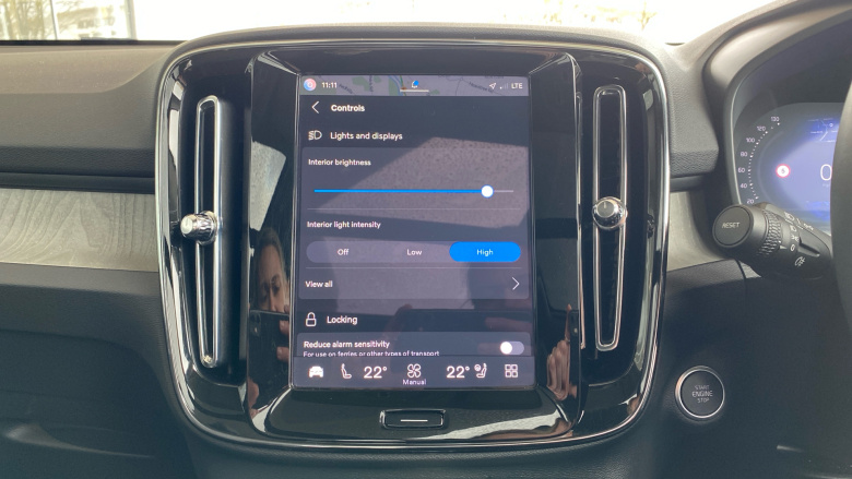 Volvo XC40 2.0 B4P Ultra Dark 5dr Auto Petrol Estate